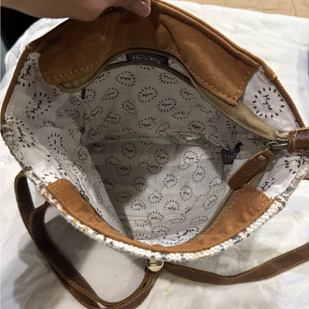 Myra Bag Ancient Art Convertible crossbody/backpack - Picture 4 of 7